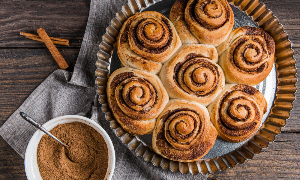 Rosca Doce Caseira com Açúcar e Canela – Sabor de Quitanda!